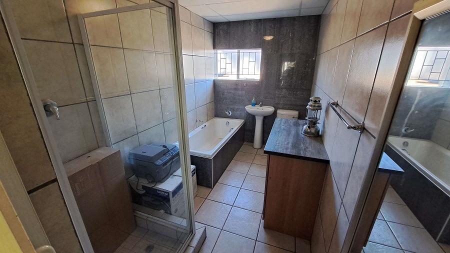 4 Bedroom Property for Sale in Brandwag Free State